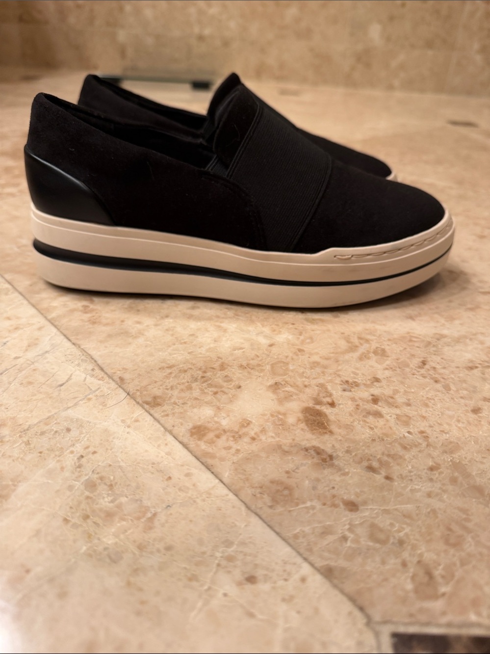 Clarks Black Slip-On Cloudsteppers Sneakers never been worn size 6.5